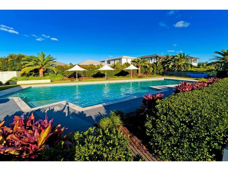 6111 Trasimeno Avenue, Hope Island QLD 4212