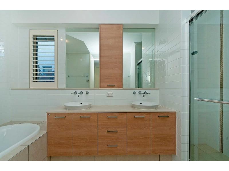 6111 Trasimeno Avenue, Hope Island QLD 4212