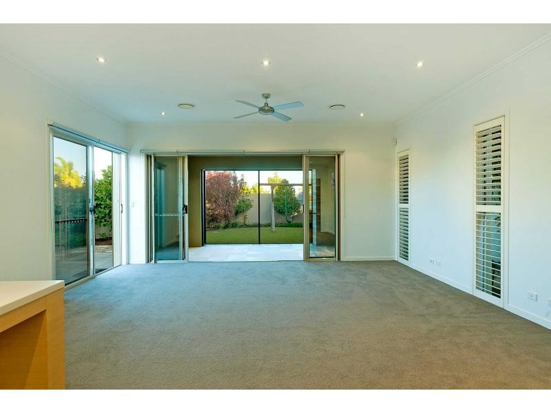 6111 Trasimeno Avenue, Hope Island QLD 4212