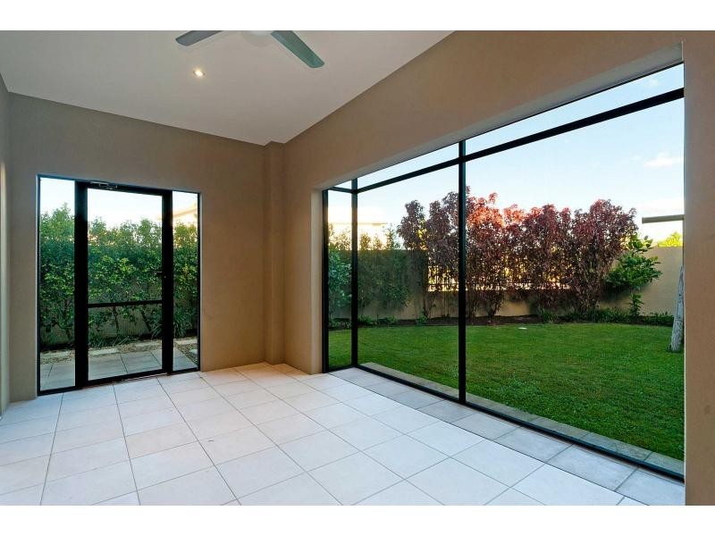 6111 Trasimeno Avenue, Hope Island QLD 4212