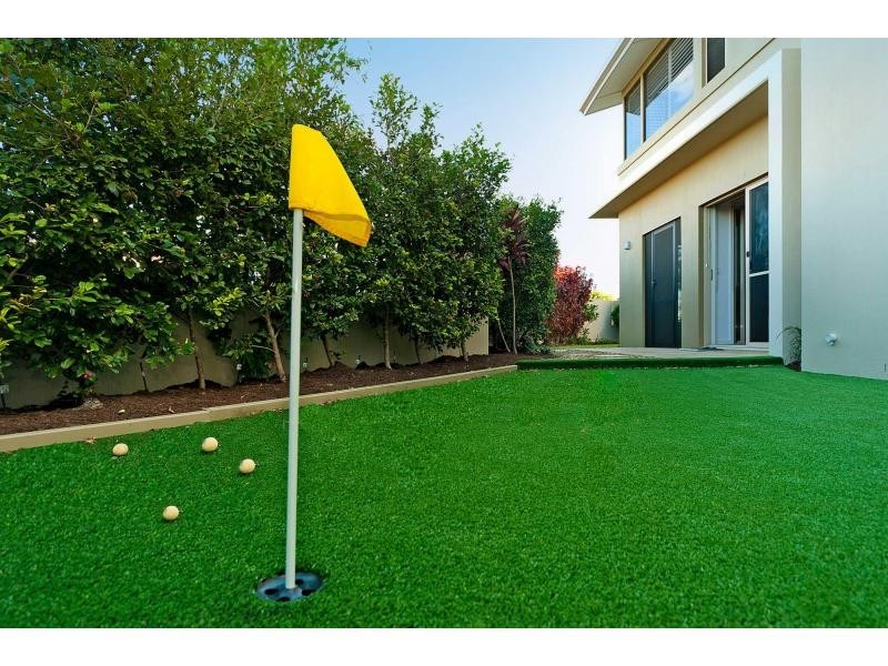 6111 Trasimeno Avenue, Hope Island QLD 4212