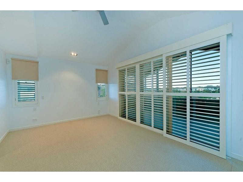 6111 Trasimeno Avenue, Hope Island QLD 4212