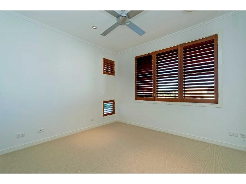 6111 Trasimeno Avenue, Hope Island QLD 4212