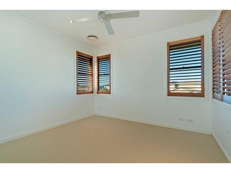 6111 Trasimeno Avenue, Hope Island QLD 4212
