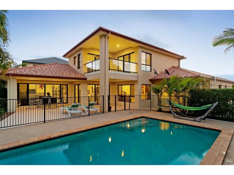 2144 Beaufort Way, Hope Island QLD 4212