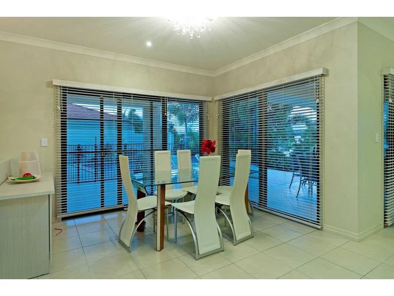 2144 Beaufort Way, Hope Island QLD 4212