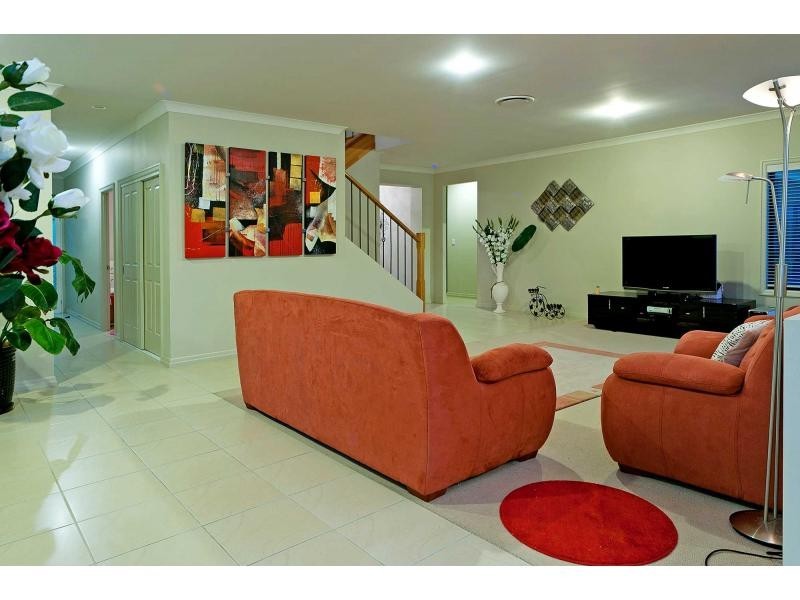 2144 Beaufort Way, Hope Island QLD 4212