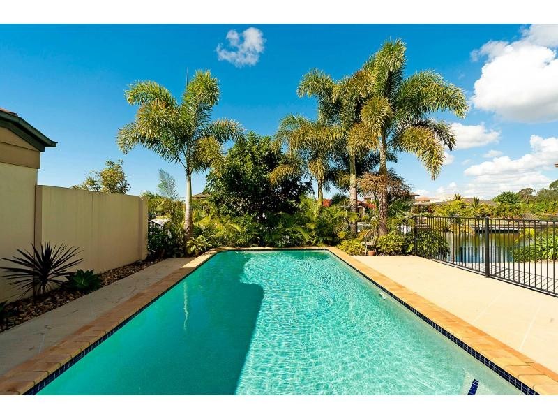 2144 Beaufort Way, Hope Island QLD 4212