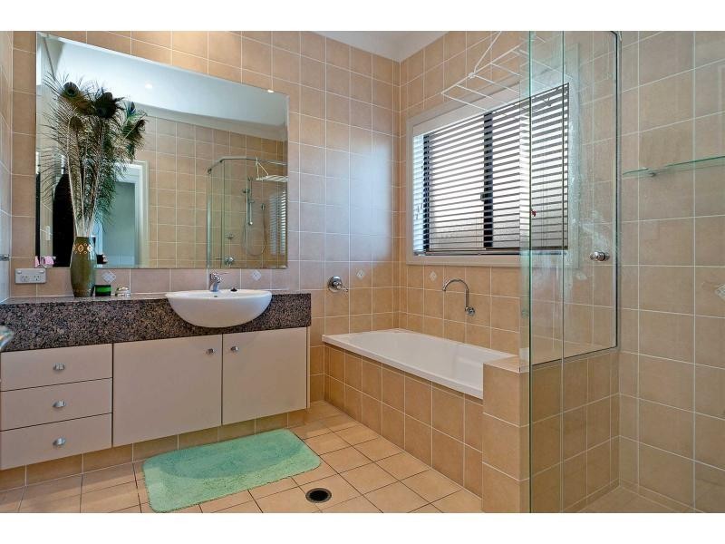 2144 Beaufort Way, Hope Island QLD 4212