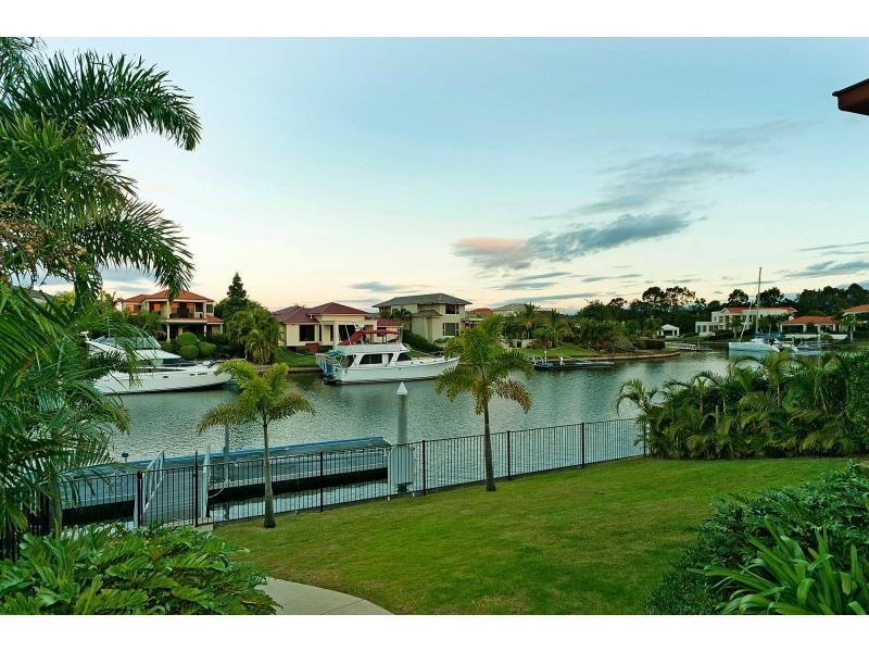 2144 Beaufort Way, Hope Island QLD 4212