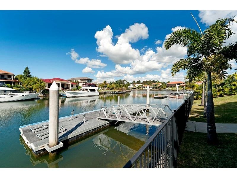 2144 Beaufort Way, Hope Island QLD 4212