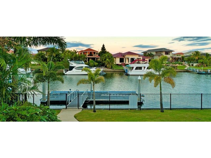 2144 Beaufort Way, Hope Island QLD 4212