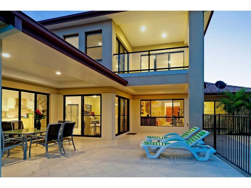 2144 Beaufort Way, Hope Island QLD 4212