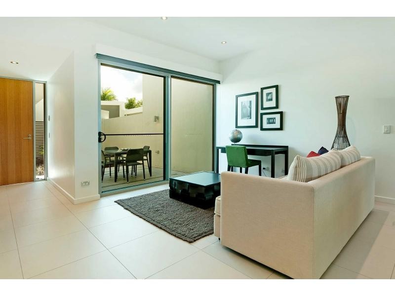 7521 Springfield Drive, Hope Island QLD 4212