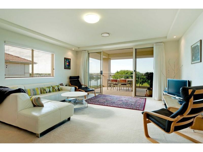 8436 Magnolia Drive East, Hope Island QLD 4212