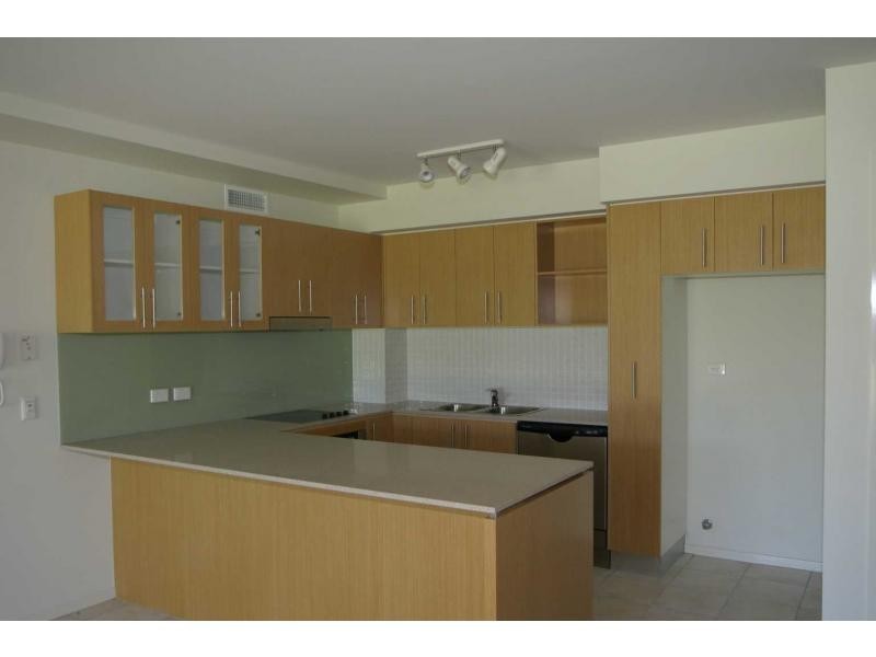 8423 Magnolia Drive, Hope Island QLD 4212