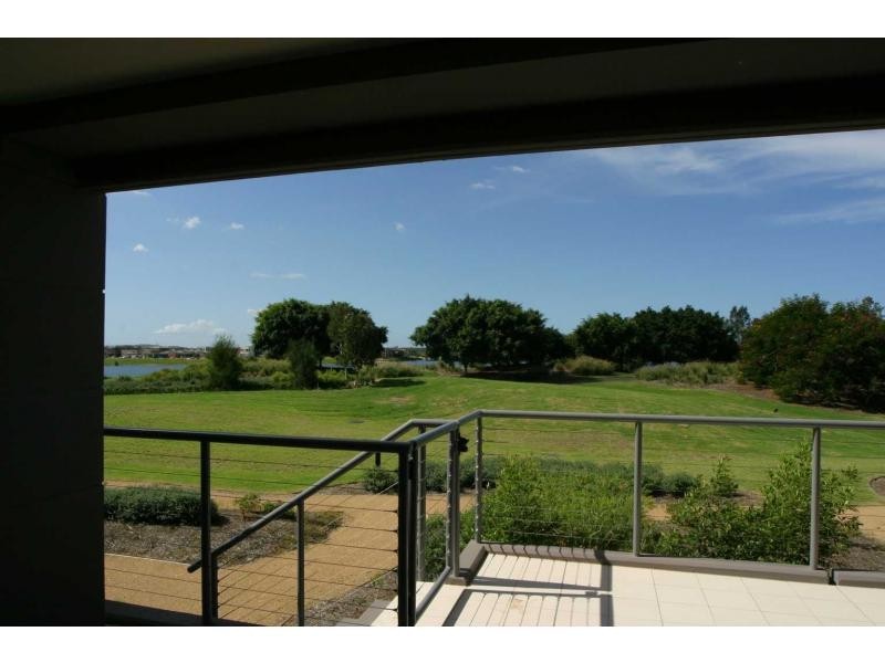 8423 Magnolia Drive, Hope Island QLD 4212