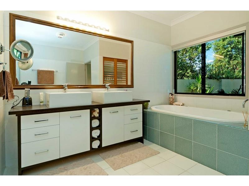 2523 Gracemere Circuit North, Hope Island QLD 4212