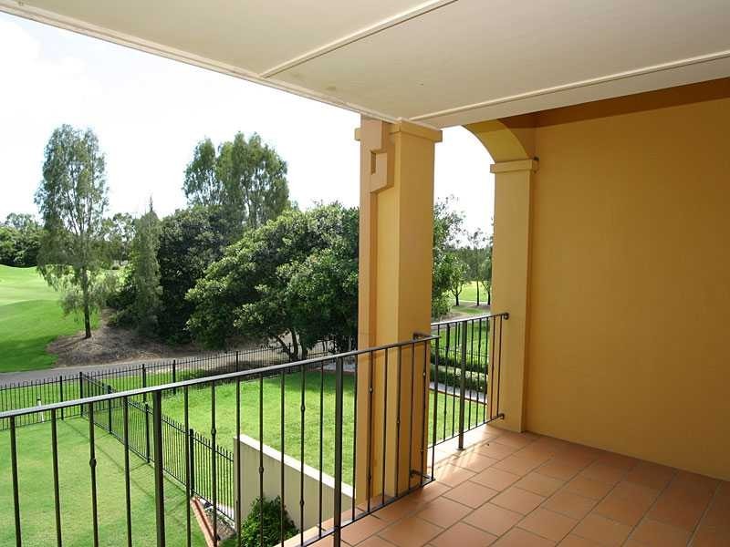 3277 Palladian Drive, Hope Island QLD 4212