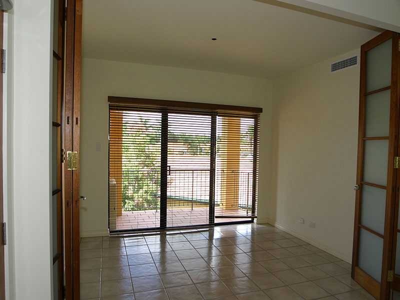 3277 Palladian Drive, Hope Island QLD 4212