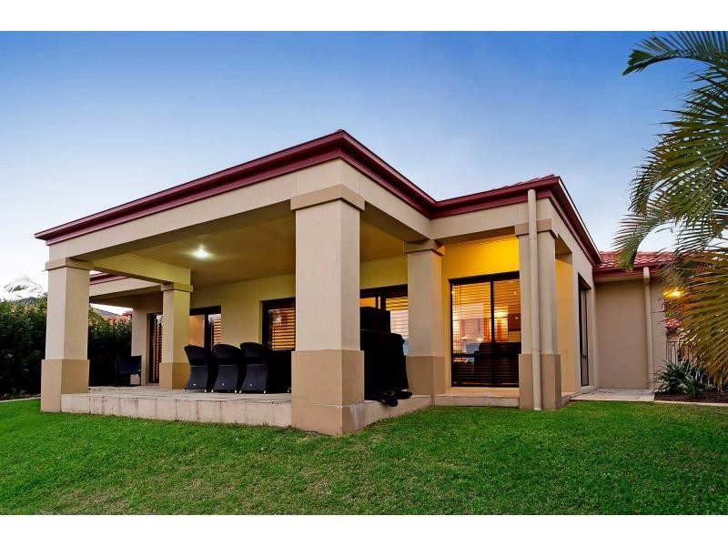 2140 Beaufort Way, Hope Island QLD 4212