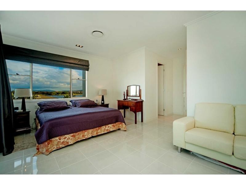 6137 Bolsena Circuit, Hope Island QLD 4212