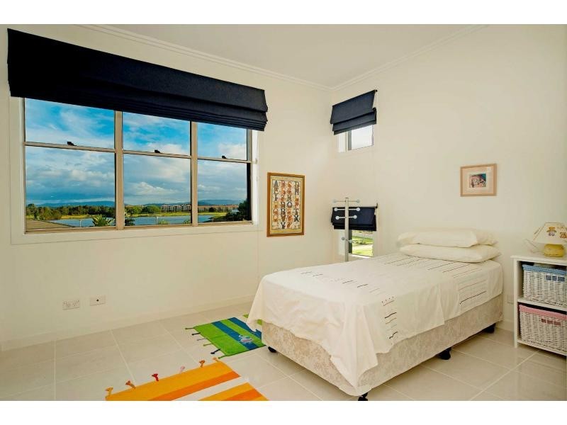 6137 Bolsena Circuit, Hope Island QLD 4212