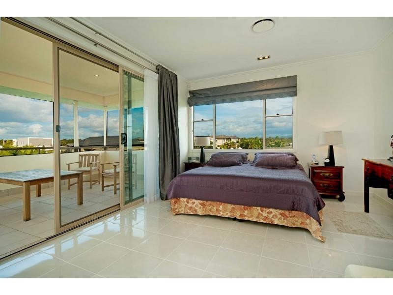 6137 Bolsena Circuit, Hope Island QLD 4212