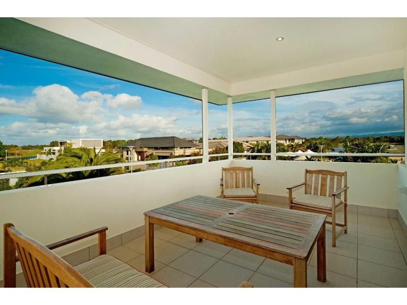 6137 Bolsena Circuit, Hope Island QLD 4212