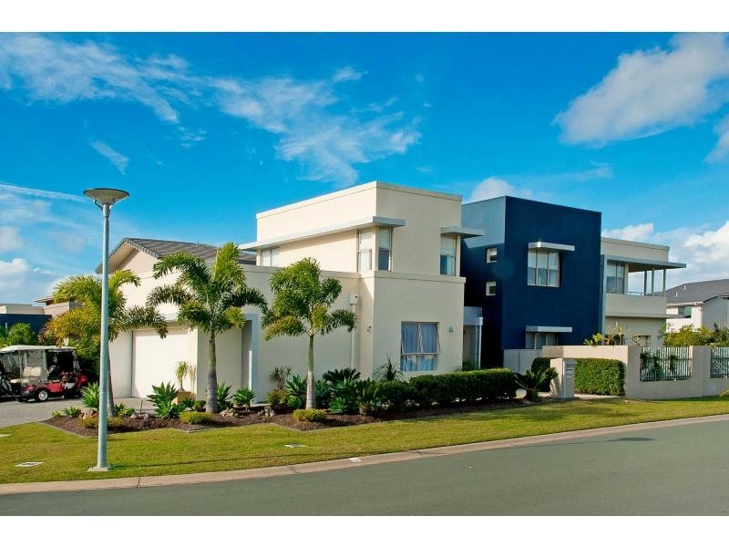 6137 Bolsena Circuit, Hope Island QLD 4212