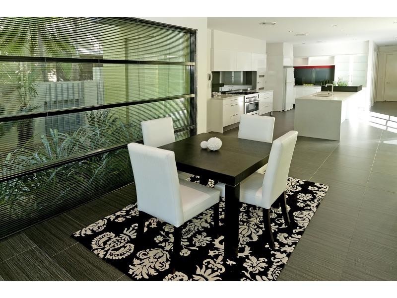 6004 The Lakes Drive, Hope Island QLD 4212