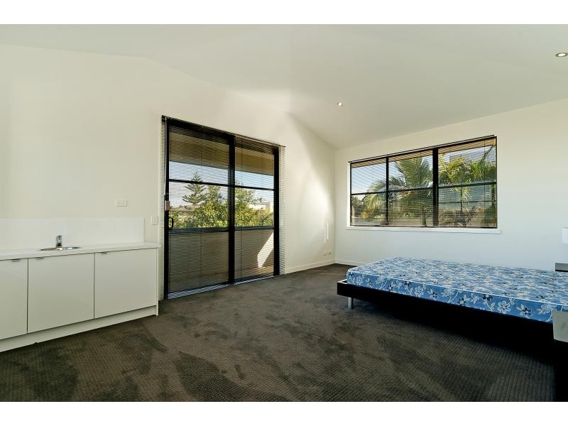 6004 The Lakes Drive, Hope Island QLD 4212