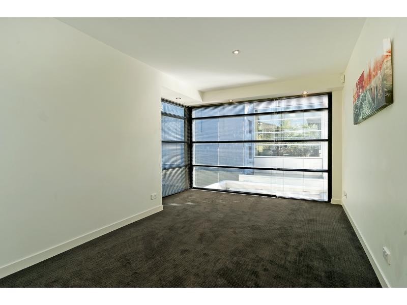 6004 The Lakes Drive, Hope Island QLD 4212