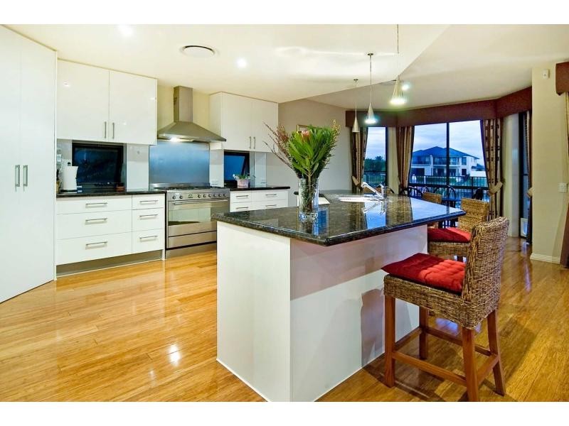 2303 Belmont Court East, Hope Island QLD 4212