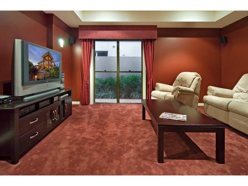 2303 Belmont Court East, Hope Island QLD 4212