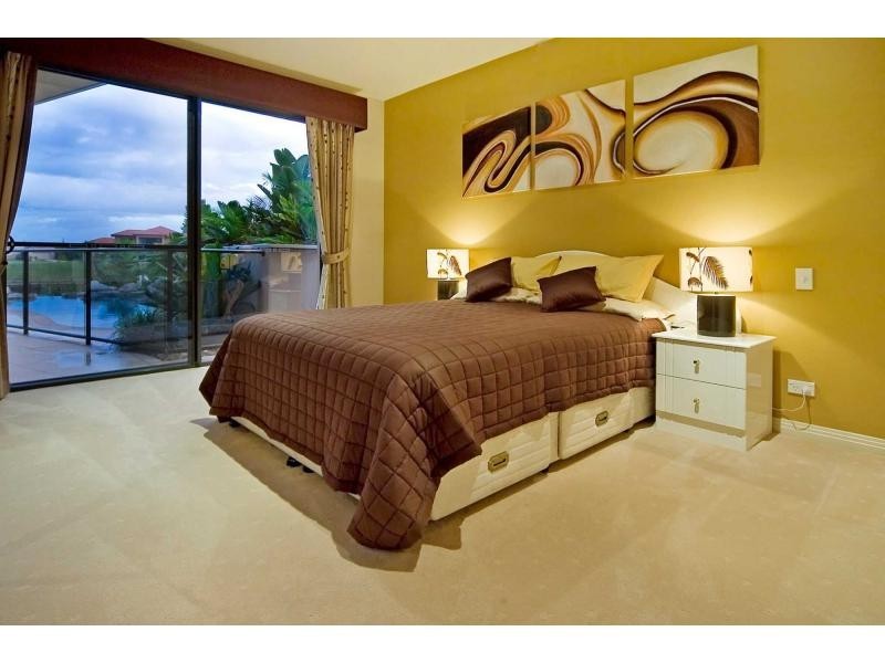 2303 Belmont Court East, Hope Island QLD 4212