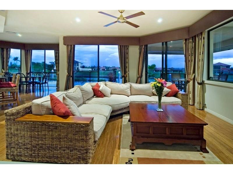 2303 Belmont Court East, Hope Island QLD 4212