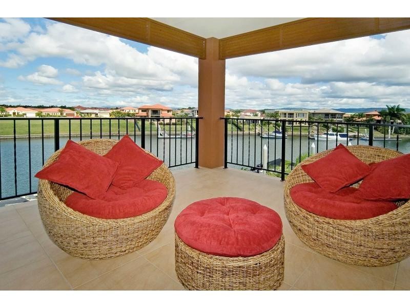 2303 Belmont Court East, Hope Island QLD 4212