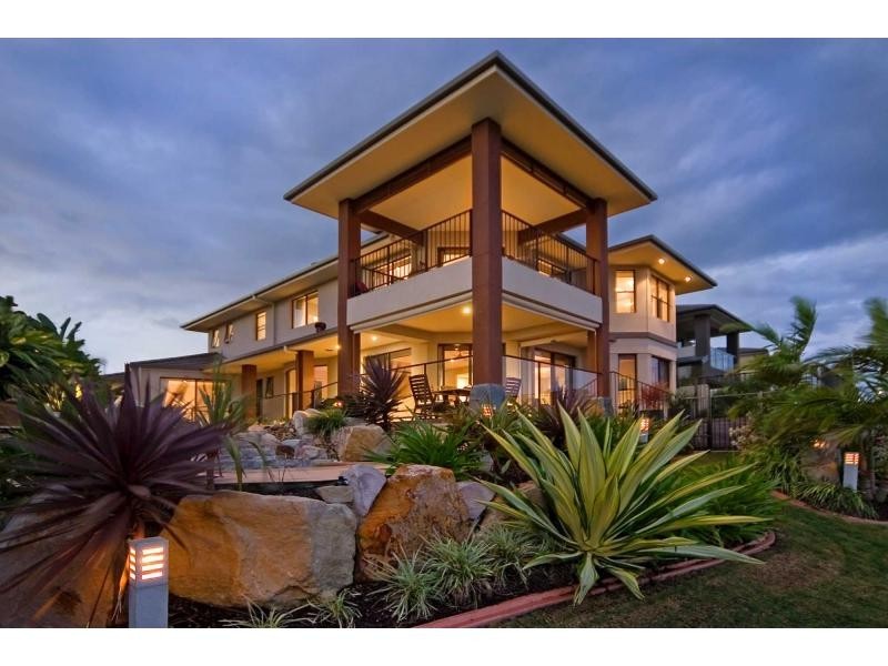 2303 Belmont Court East, Hope Island QLD 4212