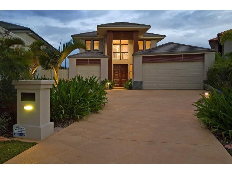 2303 Belmont Court East, Hope Island QLD 4212