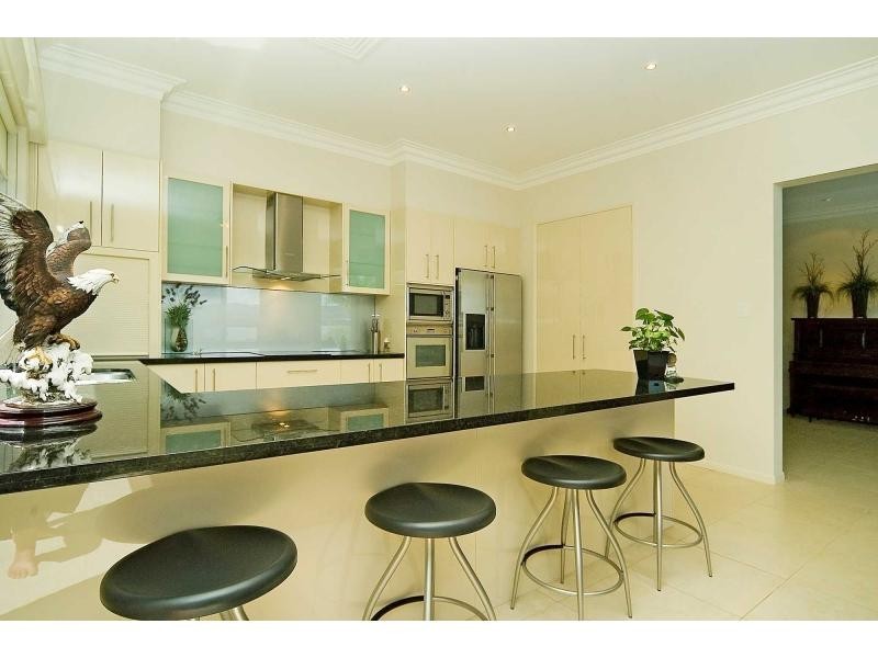 3136 Riverleigh Drive, Hope Island QLD 4212