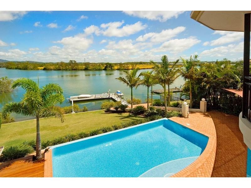 3136 Riverleigh Drive, Hope Island QLD 4212