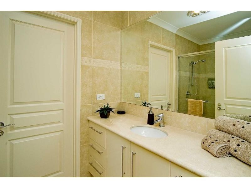 3136 Riverleigh Drive, Hope Island QLD 4212