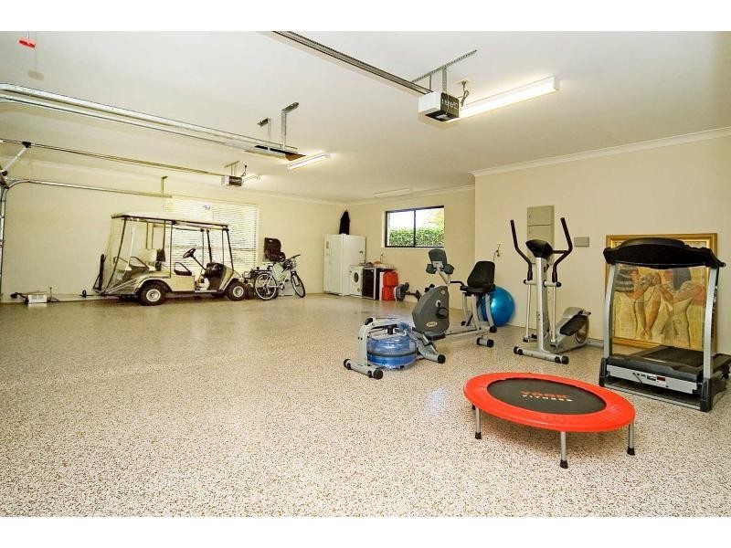 3136 Riverleigh Drive, Hope Island QLD 4212