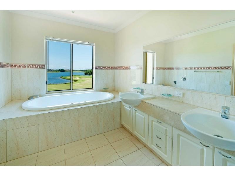 Hope Island QLD 4212