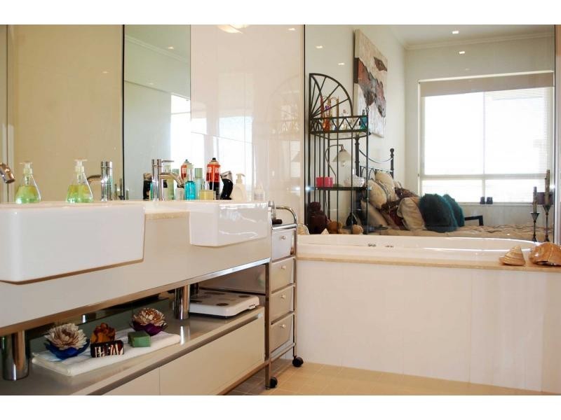 Unit 1714/2 Rialto Quay Drive, Hope Island QLD 4212