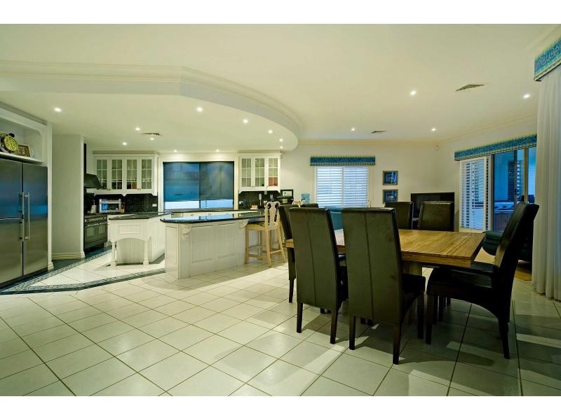 Hope Island QLD 4212