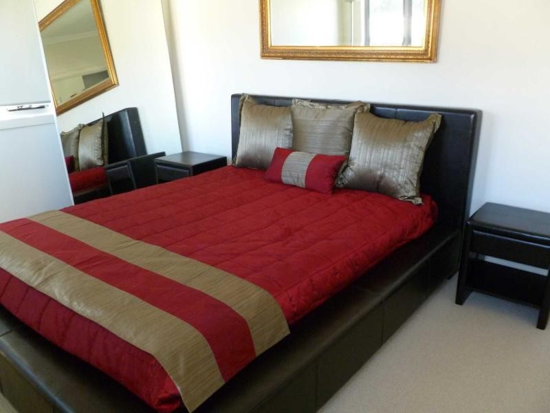 Hope Island QLD 4212
