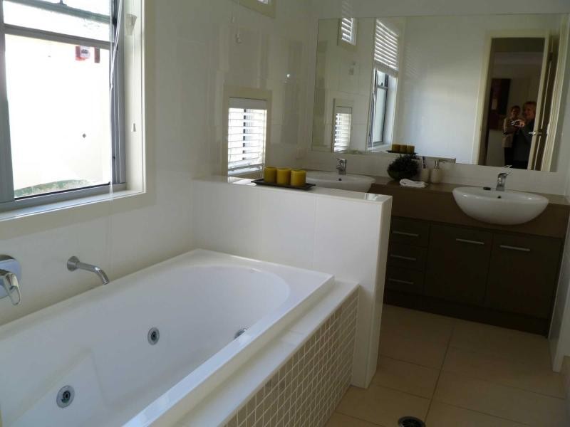Hope Island QLD 4212