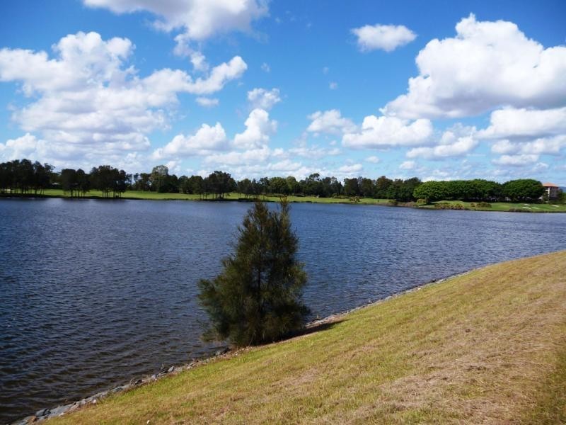 6075 Lugano Drive, Hope Island QLD 4212